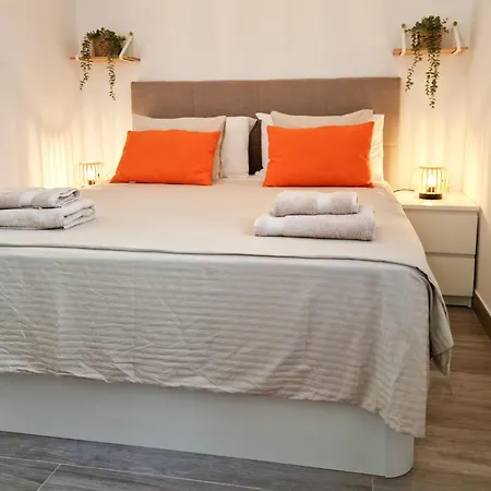 Orange - Parque Santiago Ii Apartmán